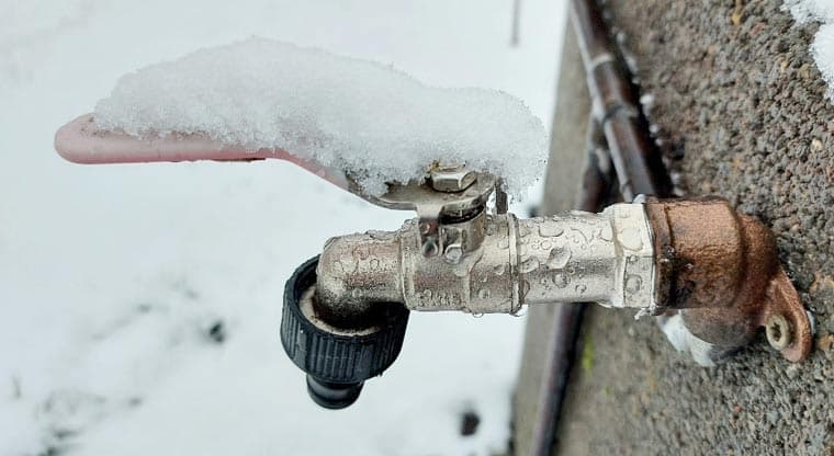 MOST COMMON WINTER PLUMBING PROBLEMS ONE FACES